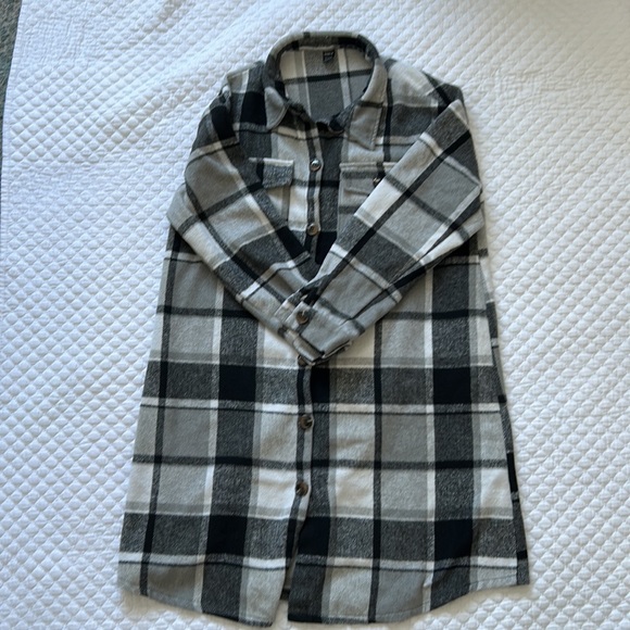 Long plaid button down - Picture 2 of 3